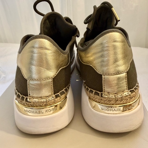 Michael Kors Finch Lace Up Sneakers Olive Green Gold Canvas Espadrille Size 7 - Picture 4 of 8